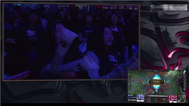 LPL微笑解说WE变脸现场：从摆到烂 已不值得破防